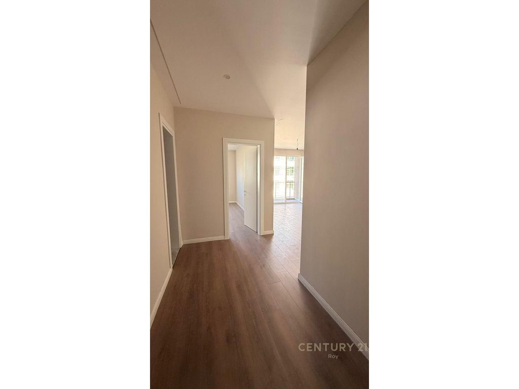 SHITET APARTAMENT 1+1 NE GOLEM,VIJE E DYTE ME DETIN! 3