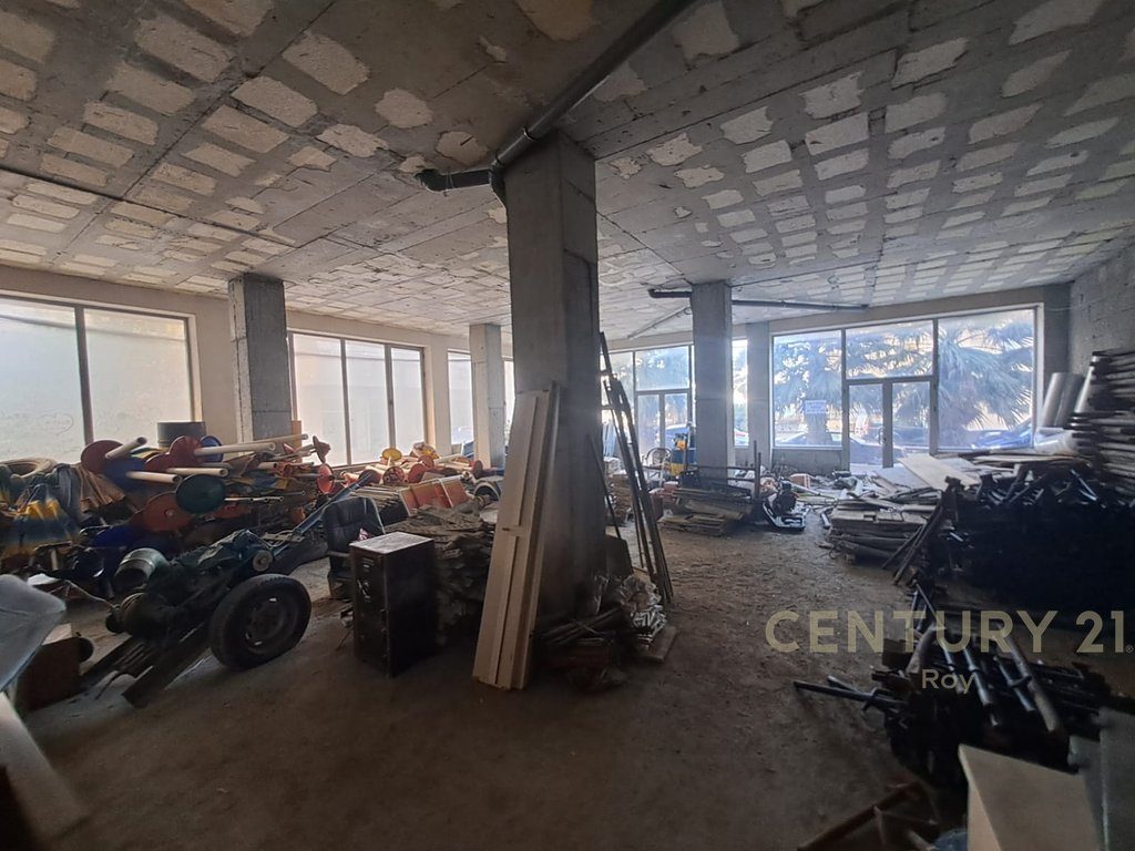 Hapësirë multifunksionale Për Qera në Plazh, Durrës 50m Distance nga Deti.