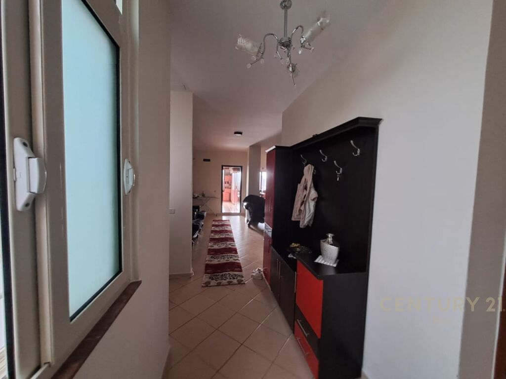 Papafingo 3+2+2 Për Shitje në Lagja nr.6, Durrës - 230000€ | 235m² 4