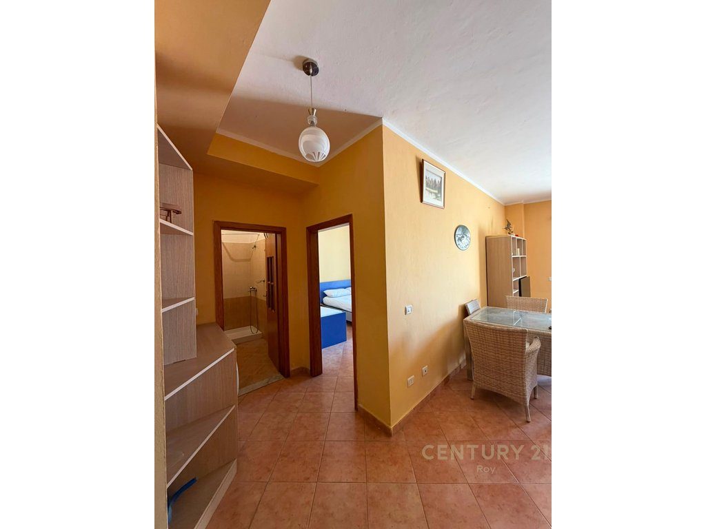 SHITET APARTAMENT 2+1+2 NE VIJE TE PARE ME PAMJE DETI NE QENDER TE GOLEMIT!!!