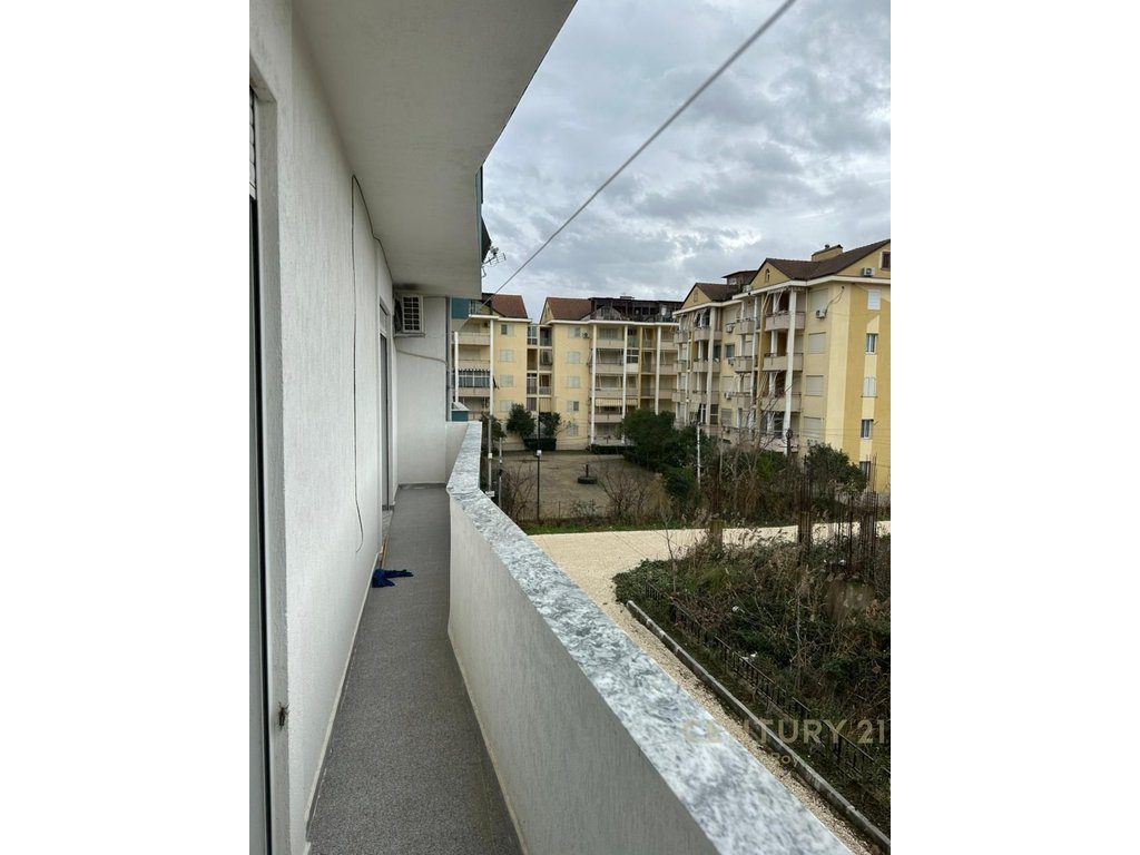 JEPET APARTAMET 1+1 ME QIRA AFATGJATE NE GOLEM SHUM PRANE DETIT!!! 4
