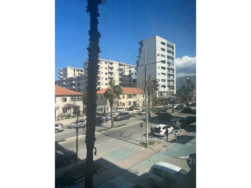JEPET AMBIENT BIZNESI ME QERA NE ZONEN E PLAZHIT!!!! - 1000€ | 191 m² 2
