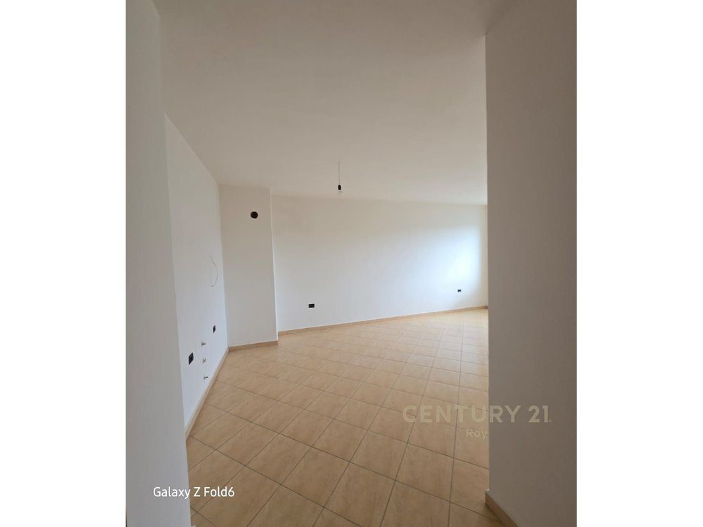 SHITET APARTAMENT 2+1 +GARAZHG NE ZONEN E GOLEMIT !!!