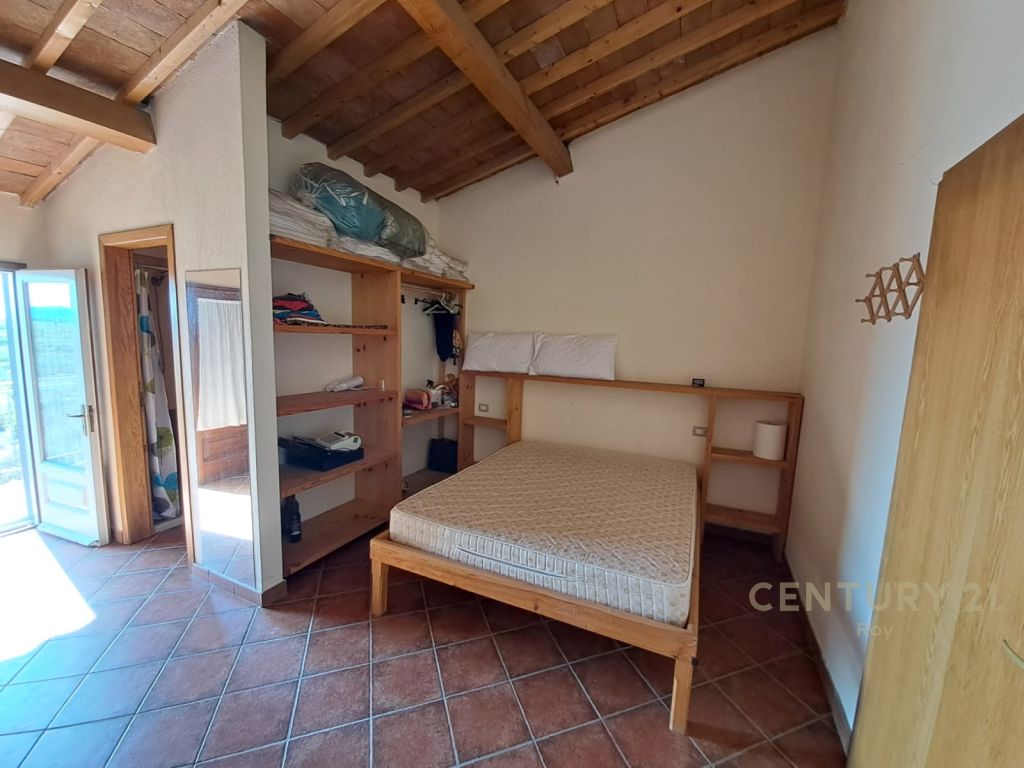 SHITET HOTEL NE BREGDET , FARE PRANE DETIT NE KARPEN !!