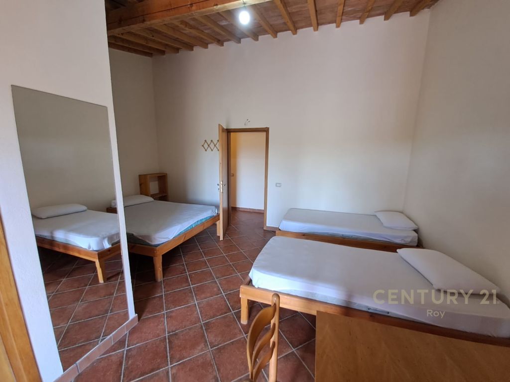 SHITET HOTEL NE BREGDET , FARE PRANE DETIT NE KARPEN !!
