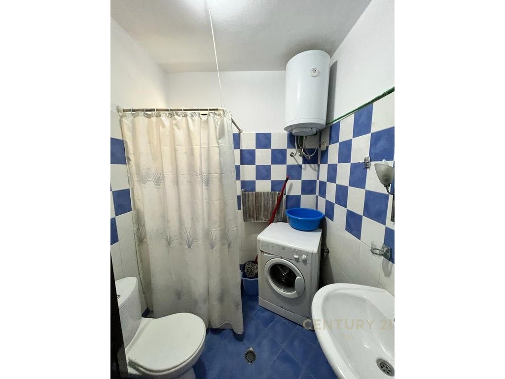 JEPEN ME QERA DITORE 2 APARTAMENTE 1+1 AFER DETIT TE SHKEMBI KAVAJES!! 3