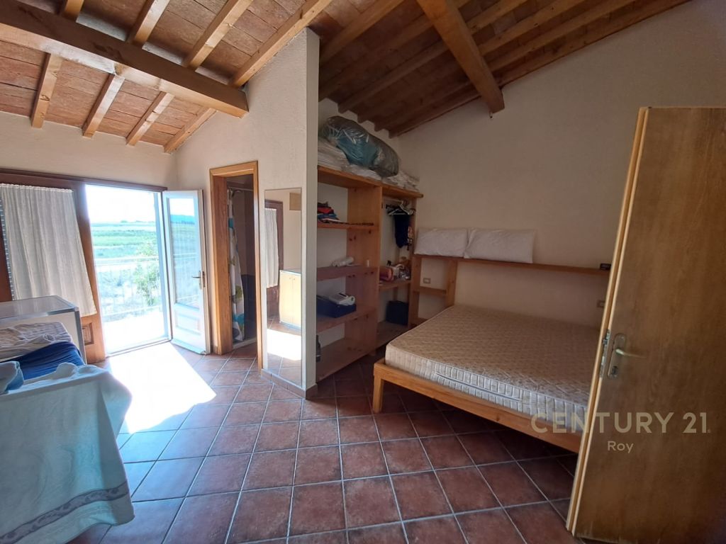 SHITET HOTEL NE BREGDET , FARE PRANE DETIT NE KARPEN !!