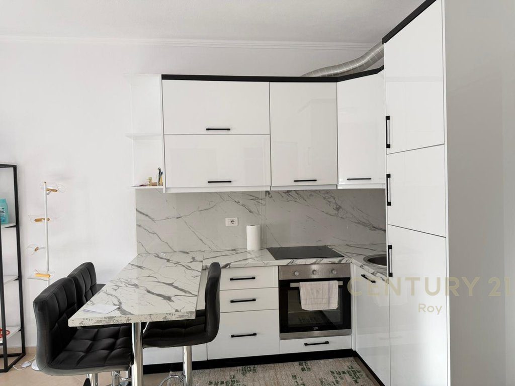 APARTAMENT 1+1 PER SHITJE NE QENDER TE GOLEMIT!!!
