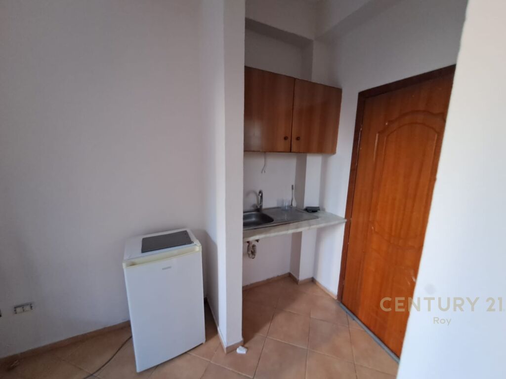 SHITET HOTEL NE PLAZH ME 15 DHOMA !!