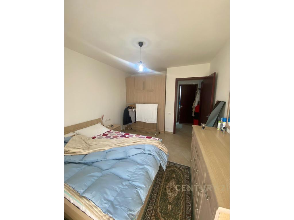 SHITET APARTAMENT 1+1+DEPO PERBALL SPITALIT DURRES!!! 4