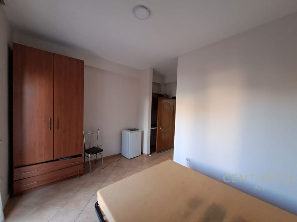 SHITET HOTEL NE PLAZH ME 15 DHOMA !!