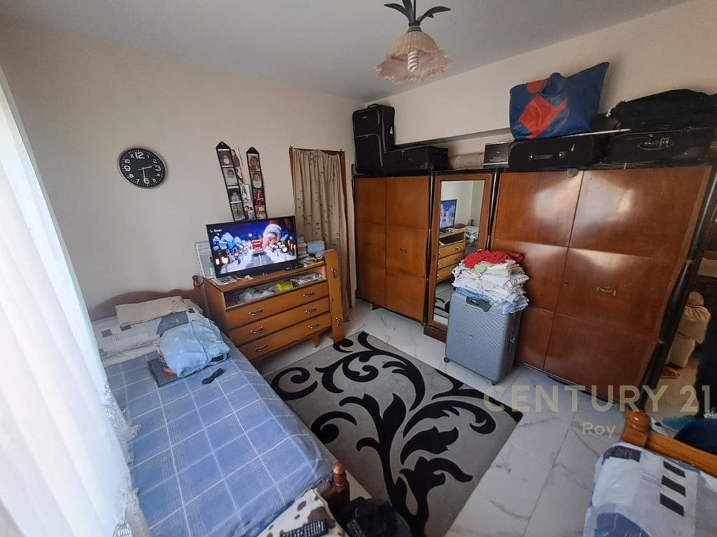 Shitet Apartament 1+1 ne Bulevardin Kryesor në Durrës !! 3