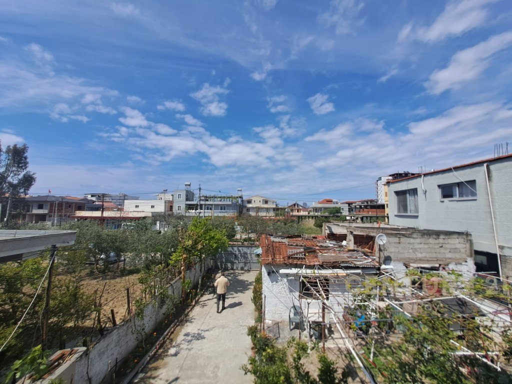 Shtepi Private 6+5 Për Shitje në Durrës - 290000€ | 374 m²