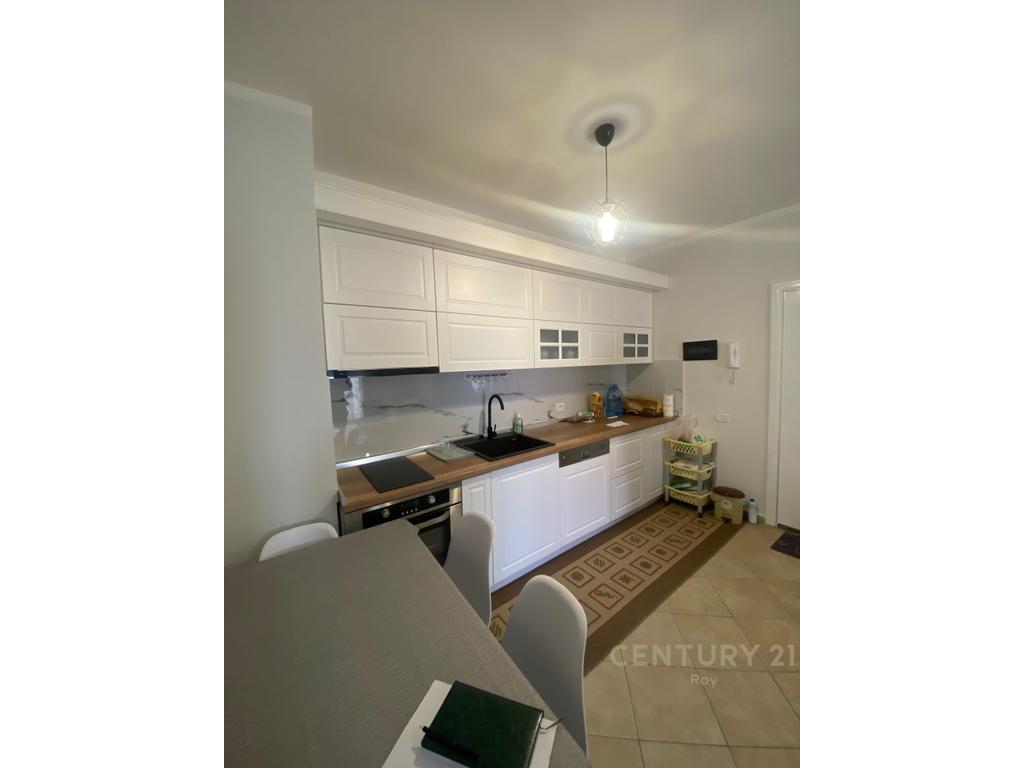 SHITET APARTAMENT 1+1+DEPO PERBALL SPITALIT DURRES!!! 2