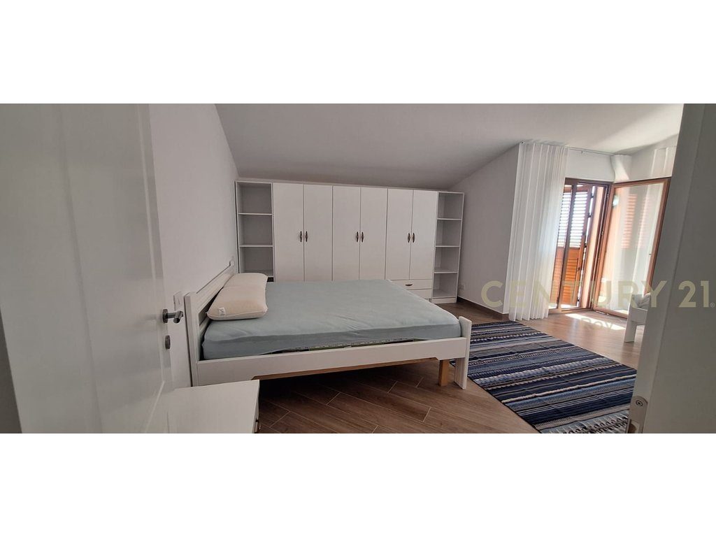 SHITET VILË NË GOLEM – 550,000 € 2