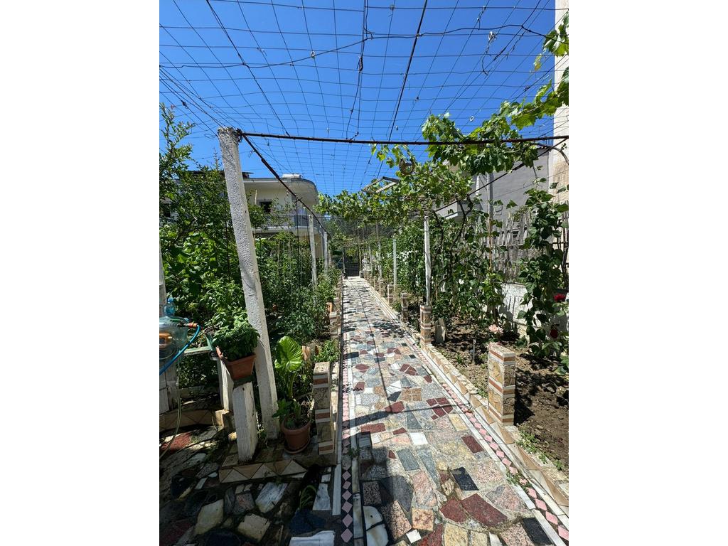 Jepet me qera kati i parë i vilës – Plazh, Durrës 2