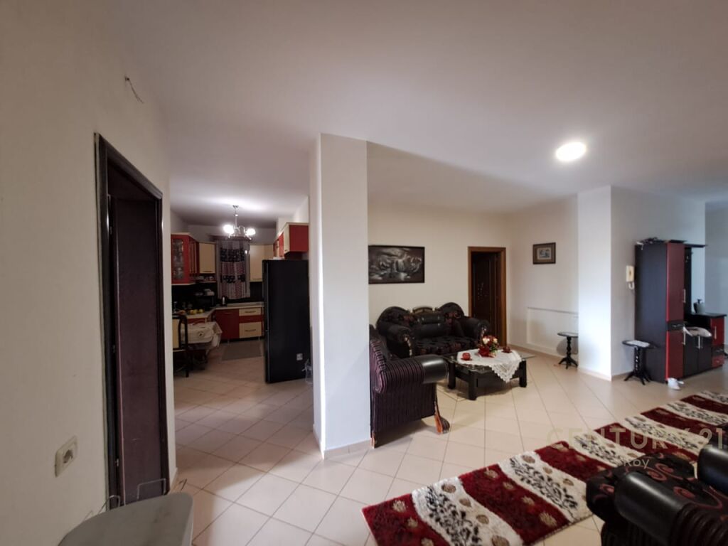 Papafingo 3+2+2 Për Shitje në Lagja nr.6, Durrës - 230000€ | 235m²