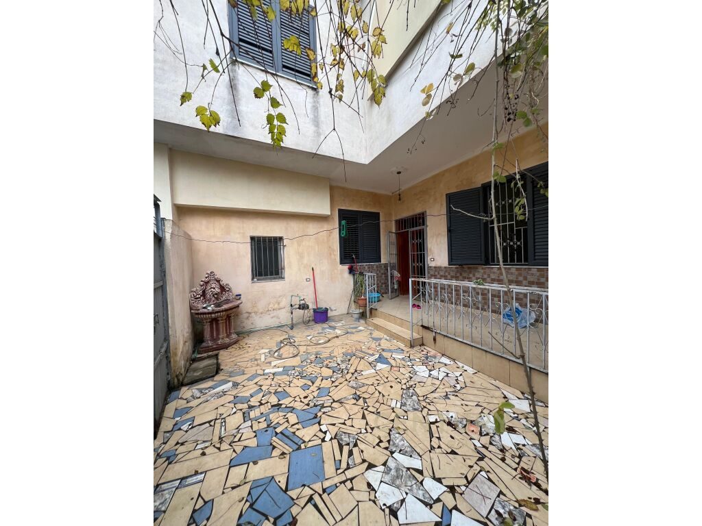 OKAZION **SHITET SHTEPI PRIVATE NE SHKOZET,DURRES!! 650€/m2** 4