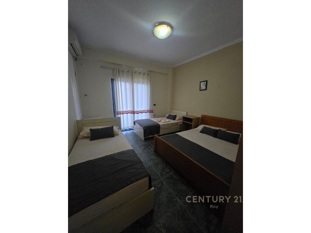 SHITET HOTEL ME PISHINE NE ZONEN E GOLEMIT , 250M LARG PLAZHIT !!!