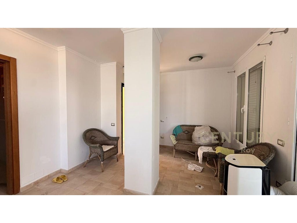 SHITET APARTAMENT 3+1+VERANDE PRANE DETIT,GOLEM! 4
