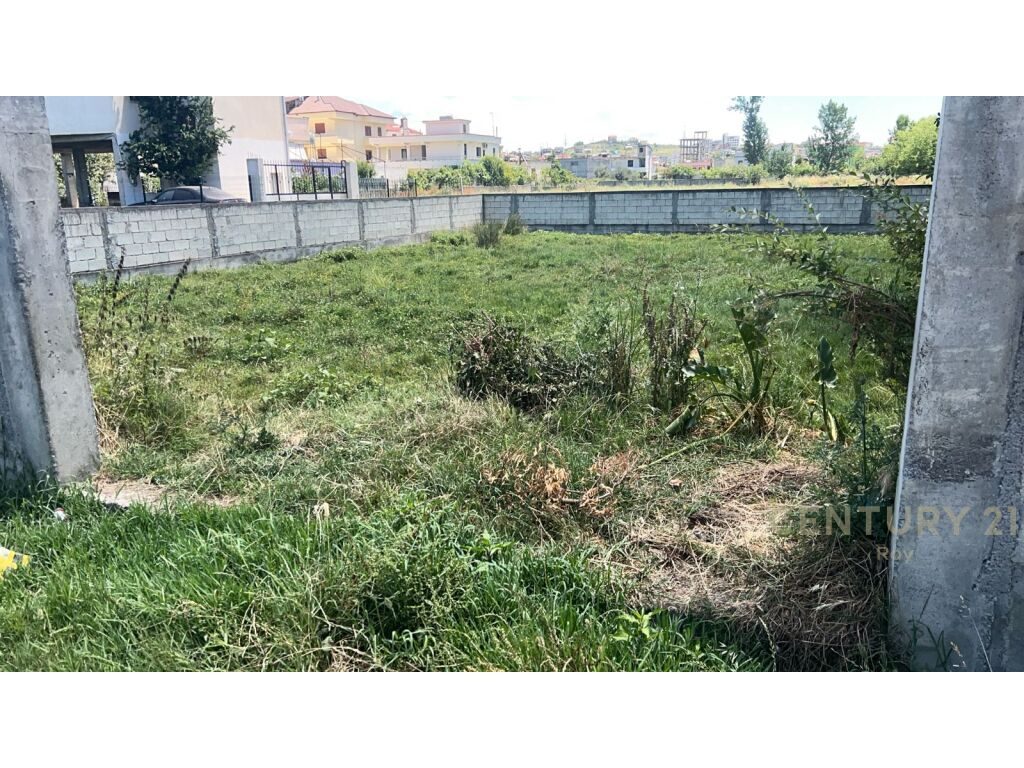 Truall për shitje në plazh mbi autostrade, Durrës - 50000€ | 400 m² 1