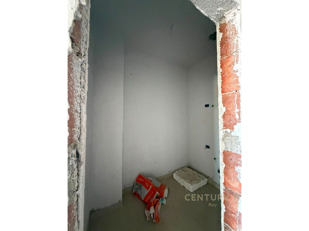 SHITET SUPER APARTAMENT ME PAMJE DETI NE QENDER TE GOLEMIT!!!! 4