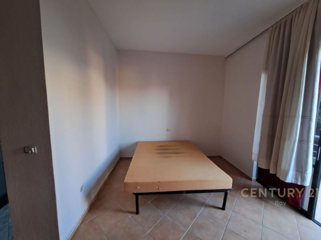 SHITET HOTEL NE PLAZH ME 15 DHOMA !!