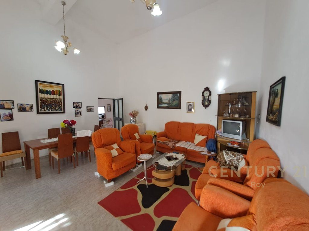 GODINE (SHTEPI +MAGAZINE) PER SHITJE NE DURRES - 450.000€ | 450 m² 2