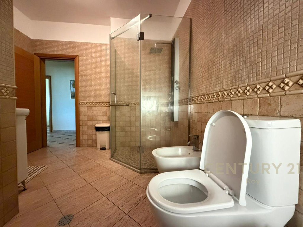APARTAMENT 3+1+2 PER QIRA TEK ISH RAJONI POLICISE, DURRES!