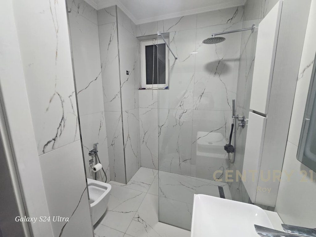 SHITET APARTAMENT 2+1+2 TEK VALA PARK , DURRES!! 4