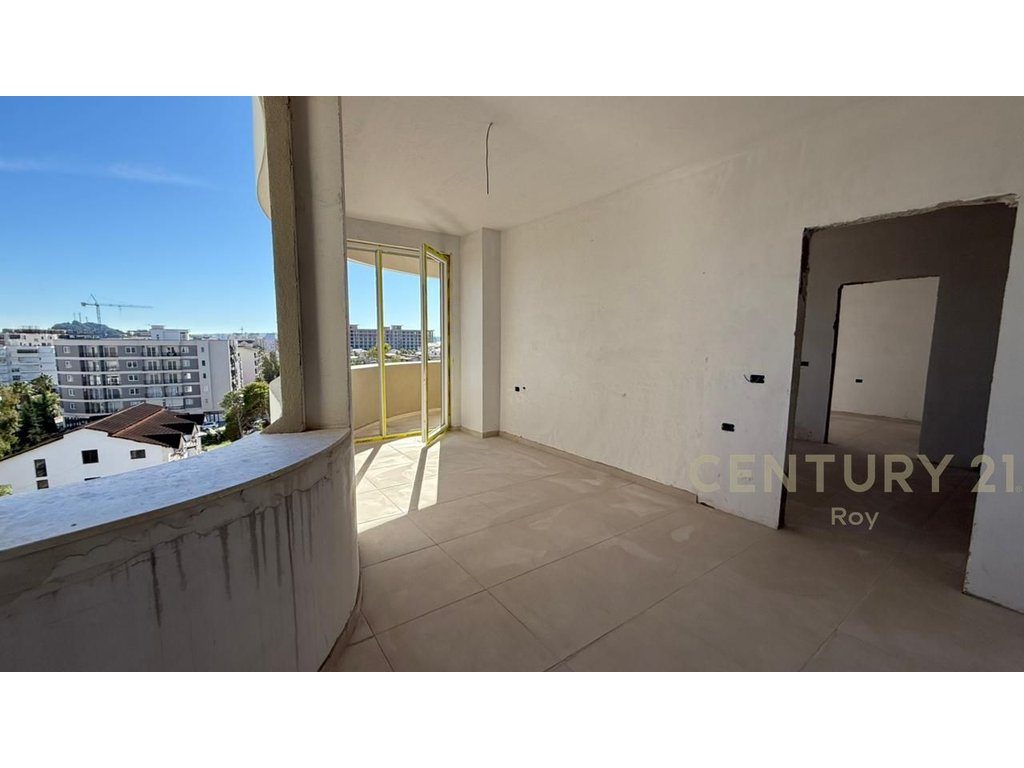 SHITET APARTAMENT 2+1+2T,ME PAMJE DETI NE GOLEM! 2