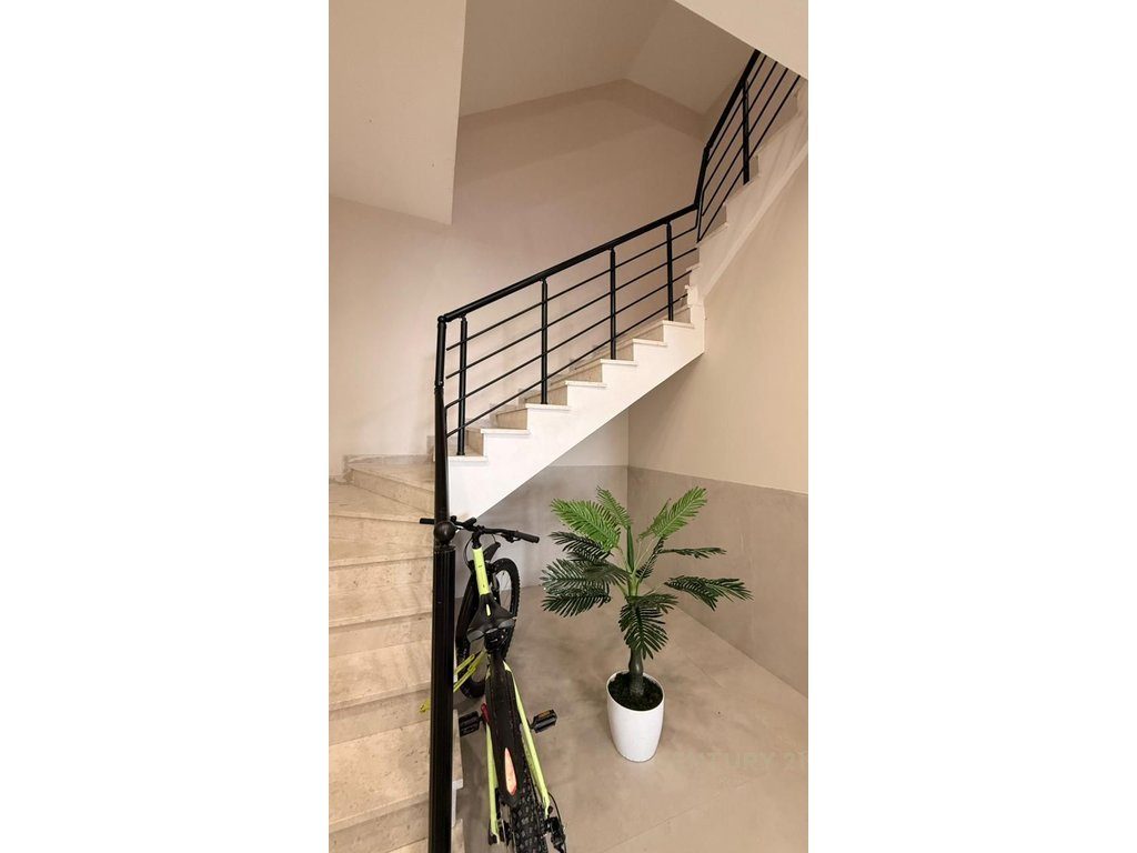 SHITET APARTAMENT 1+1 NE GOLEM,VIJE E DYTE ME DETIN!
