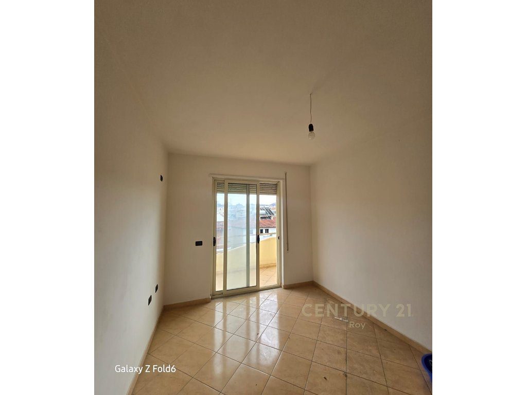 SHITET APARTAMENT 2+1 +GARAZHG NE ZONEN E GOLEMIT !!! 3