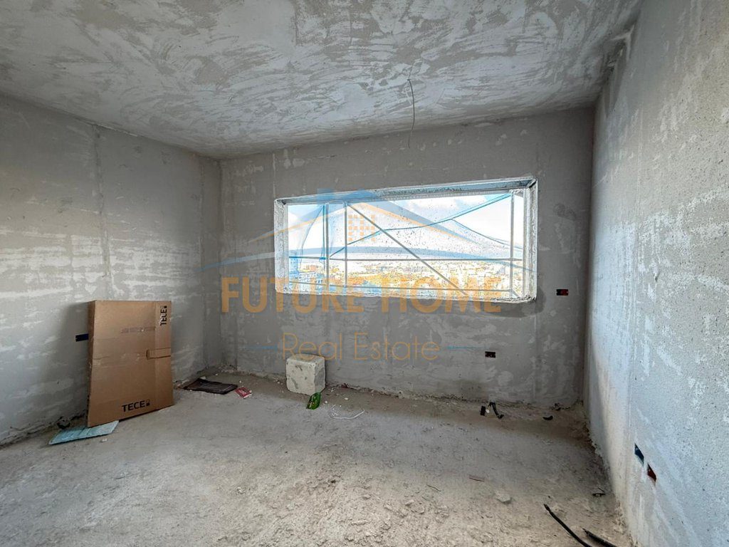 Shitet, Duplex 3+1, Rezidenca "Kodra e Diellit 2", Tiranë.