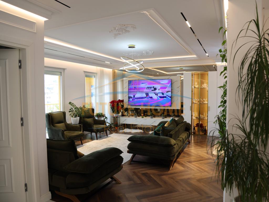 Disponojmë Apartament 4+1+3+2Poste Parkimi për Shitje në Rezidencën "EURO 3D", Selitë 2