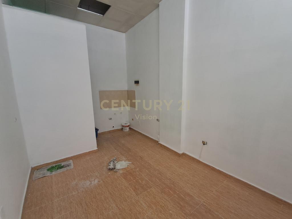 Business premises for sale in the center, Shkodër - 20.7m² 3