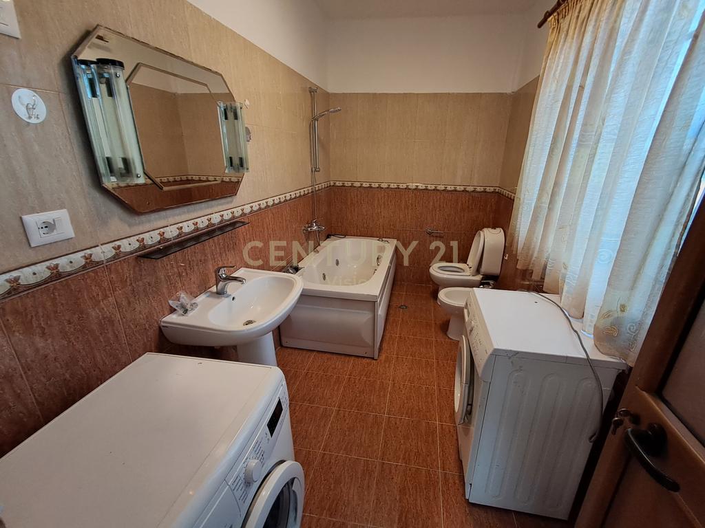 Apartment 2+1 For Sale near Udhakryqi, Shkodër | 100 m² 4