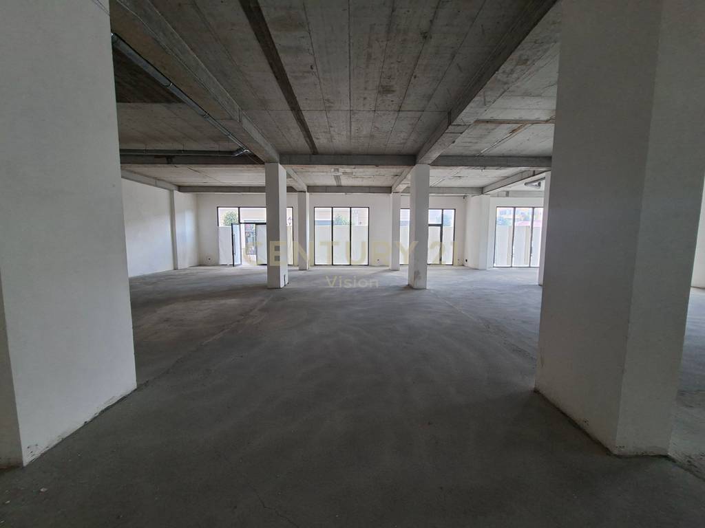 BUSINESS PREMISES FOR RENT IN THE CENTER AREA OF SHKODER 3