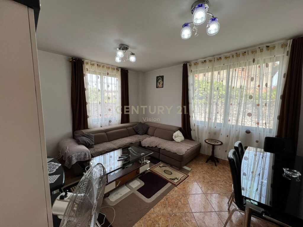 4-storey villa + land for sale in Skënderbeg 341 m2 4