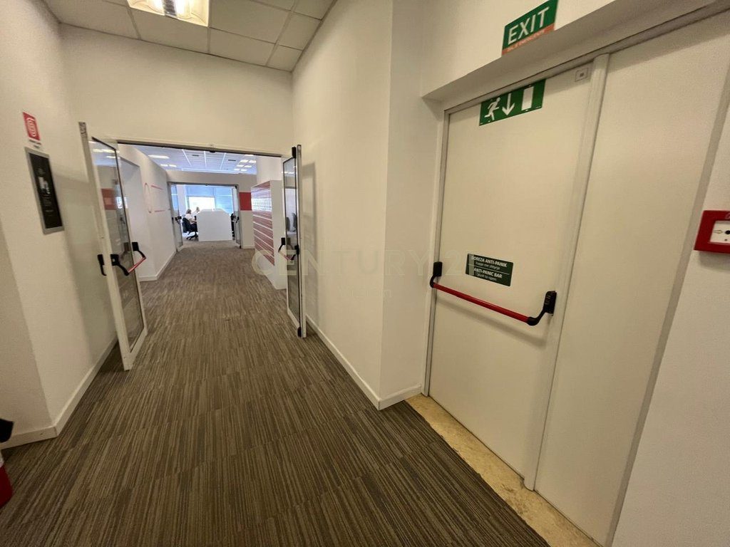 Premises for Call Center for Rent in Bexhisteni, Shkodër - €12,000 | 1600 m² 4