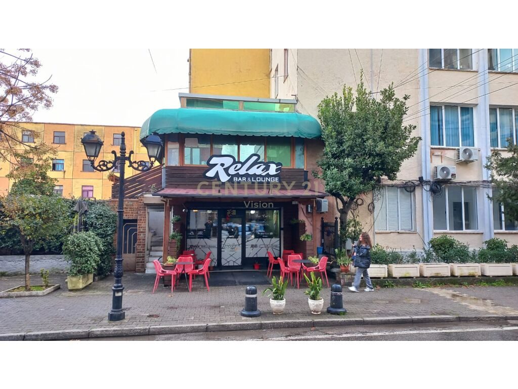 2-storey building + Land for sale at the Institute, Shkoder