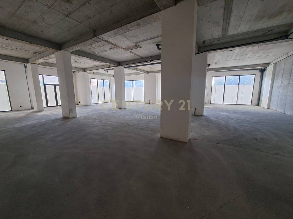 BUSINESS PREMISES FOR RENT IN THE CENTER AREA OF SHKODER 2