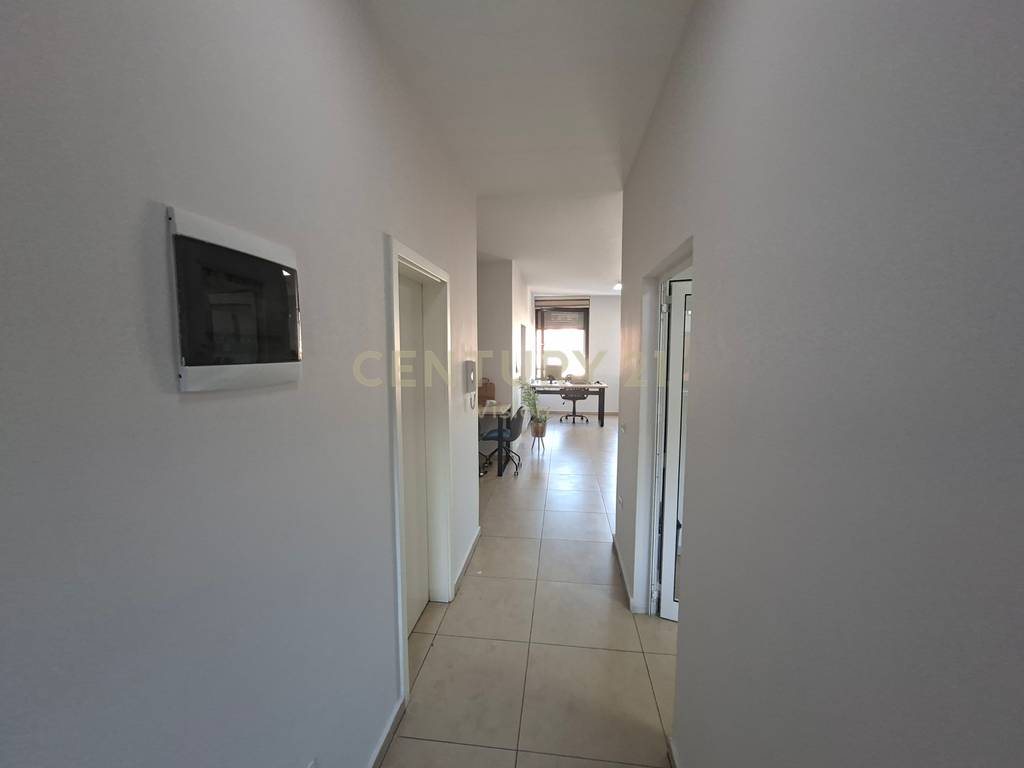 Business premises for rent