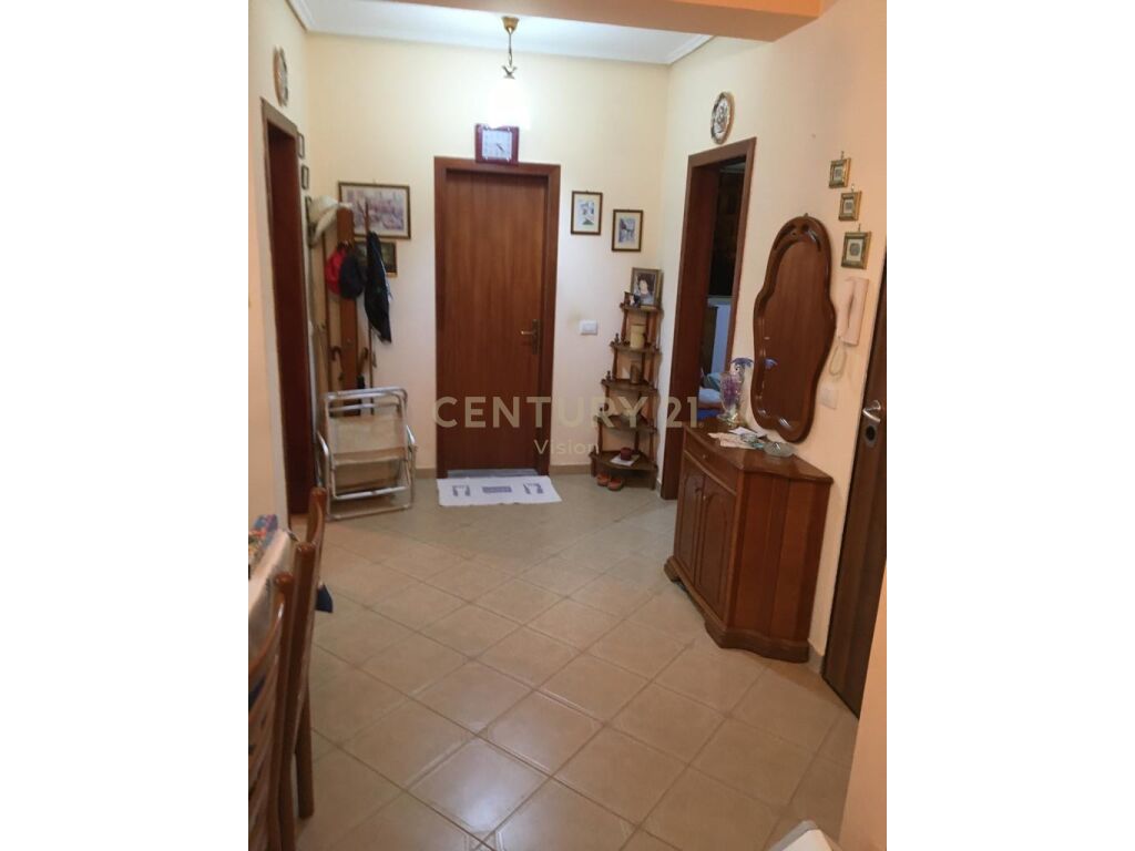 Apartment For Sale in Center Sarandë | 100m² 4