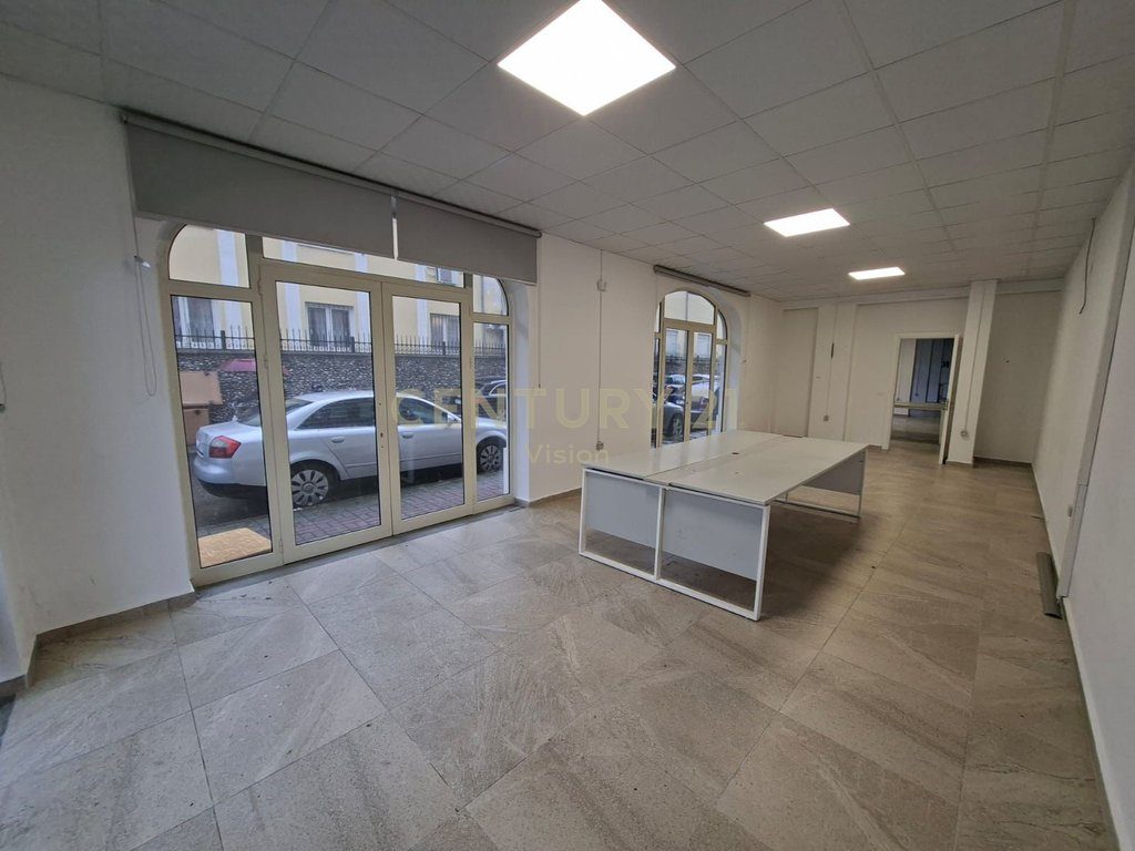 Business premises for sale near Shkoder Cathedral 4