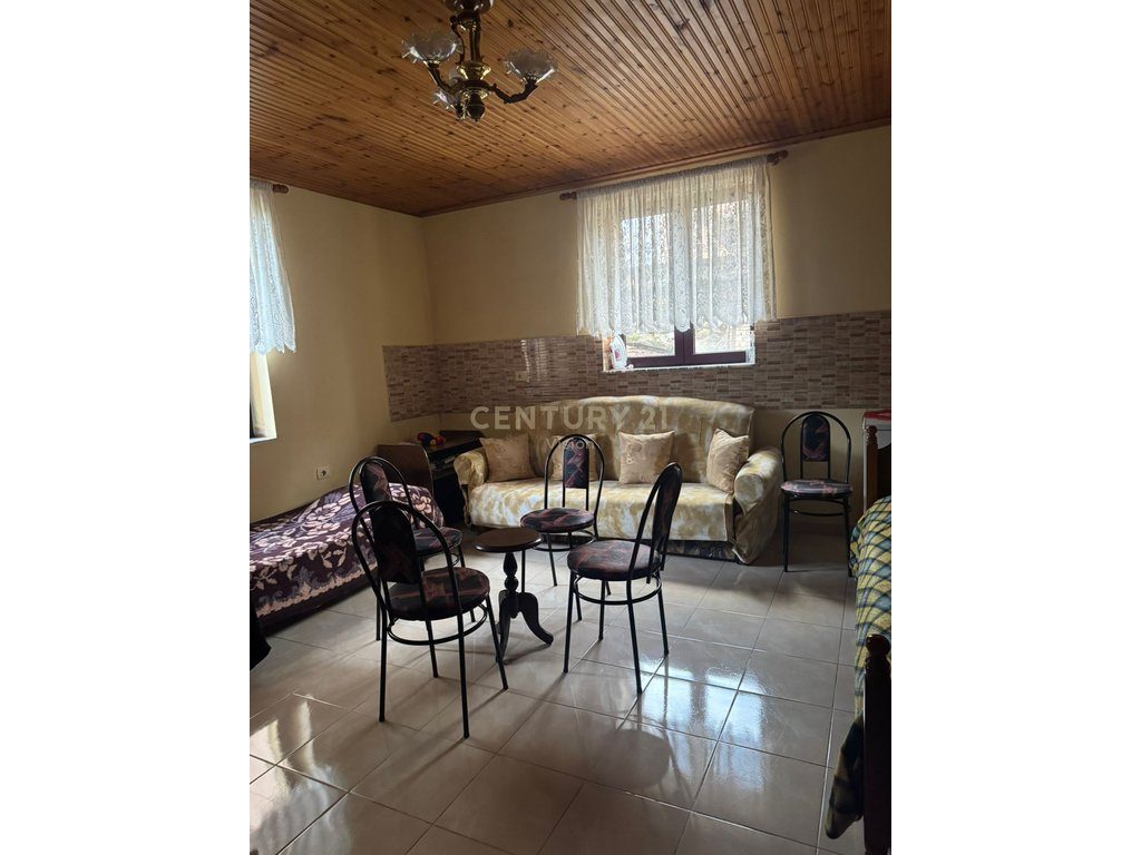 Two-story private house for sale near the Turkish College, Shkodër 4