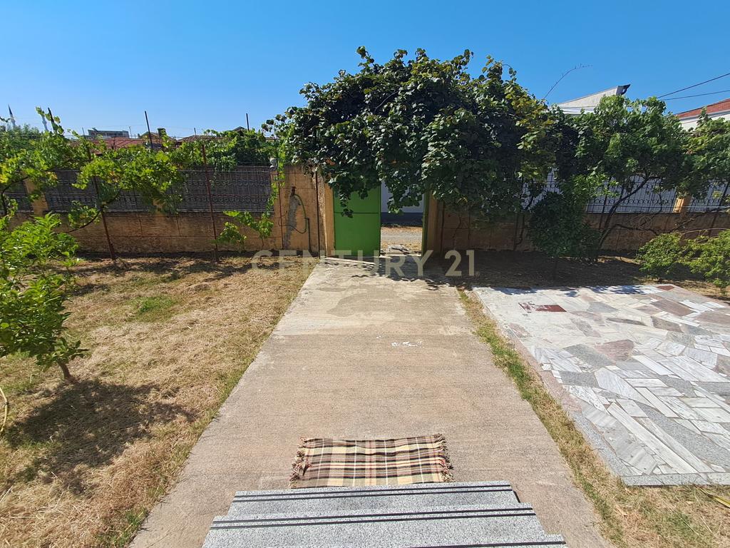 Exclusive Private House + land + two shops for sale in Kiras, Shkoder | 609.2 m² 4
