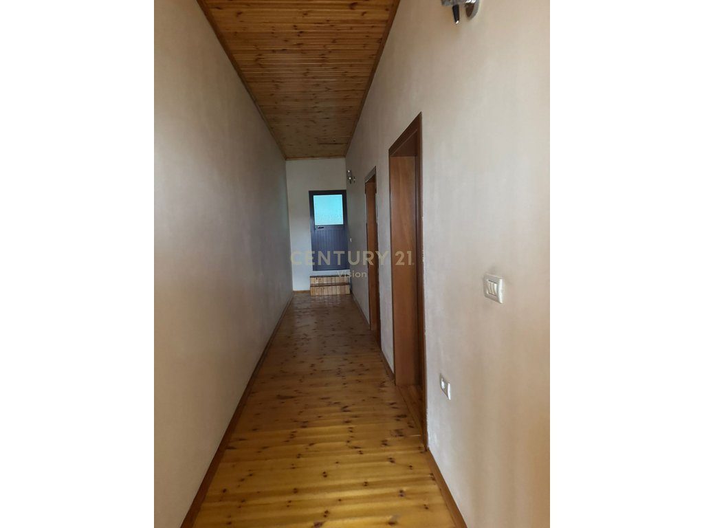 Two-story private house for sale near the Turkish College, Shkodër 3