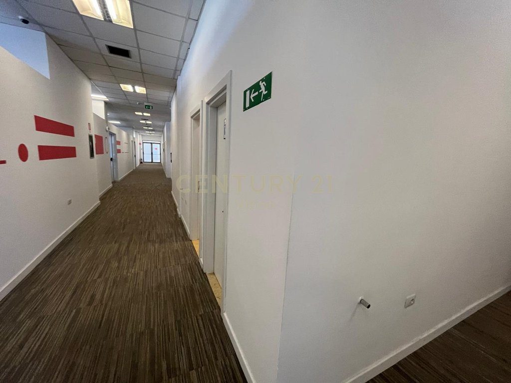 Premises for Call Center for Rent in Bexhisteni, Shkodër - €12,000 | 1600 m² 2
