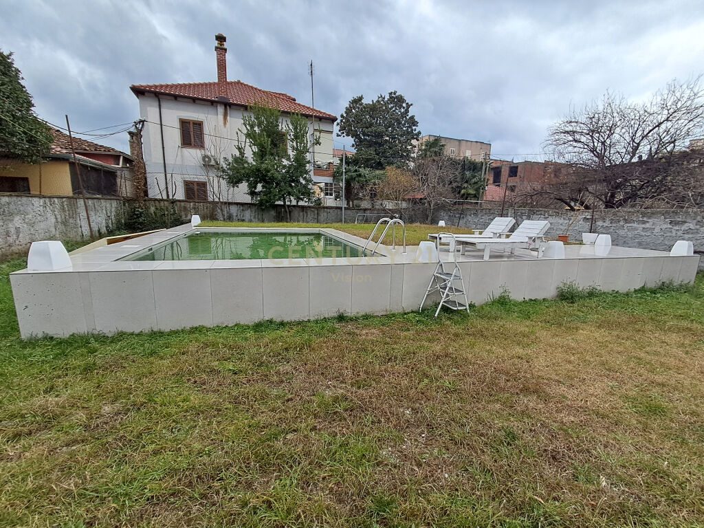 2-storey villa + Land for sale in Ndoc Mazi neighborhood, Shkodër 500 m² 4